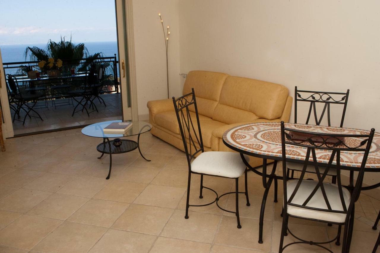 Taormina Seaview Apartment - Taormina Holidays Екстериор снимка